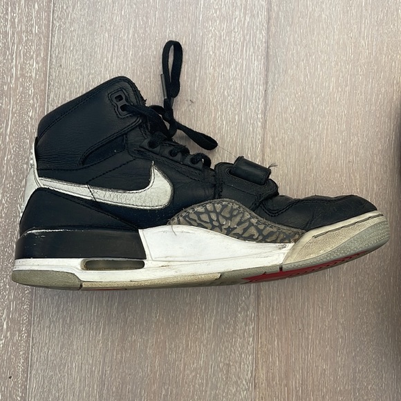 Air Jordan Legacy 312 sneakers - Picture 7 of 9